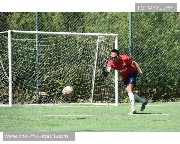 精彩足球射门视频集锦让你领略球场上的绝妙瞬间与技巧展示